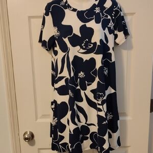 Chic Floral Navy and White Midi Dress